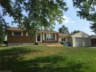 829 30th Street W, Georgian Bluffs, On N4k 6v5