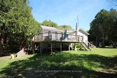 686 West Road, Northern Bruce Peninsula, On N0h 1w0