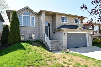 2562 8th Avenue E, Owen Sound, On N4k 6v2