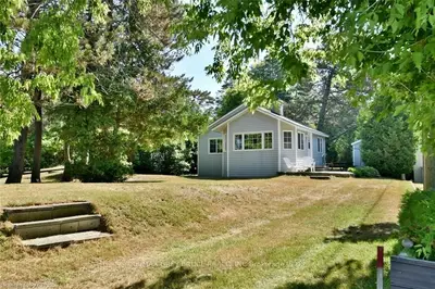 307 Lakeshore Boulevard S, South Bruce Peninsula, On N0h 2g0