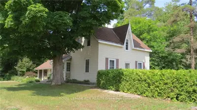 112 Queen Street W, South Bruce Peninsula, On N0h 1p0