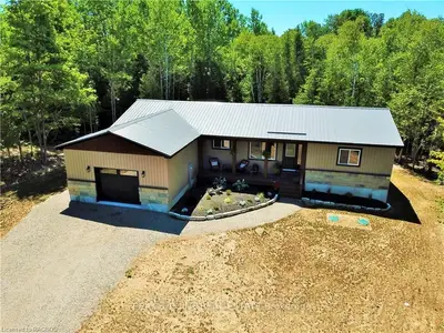 11 Beechwood Drive, South Bruce Peninsula, On N0h 2t0