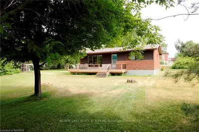 10 Moore Street, Northern Bruce Peninsula, On N0h 1w0
