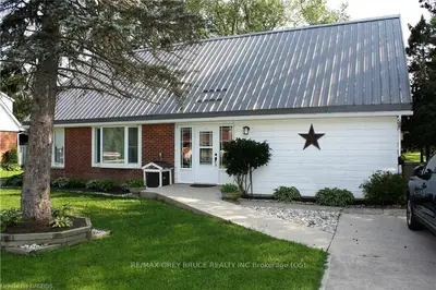 872 16th Street W, Georgian Bluffs, On N4k 6v5