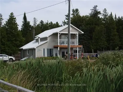 401 Lakeshore Boulevard S, Saugeen 29, On N0h 2g0