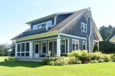 253 Queen St C Street, Grey Highlands, On N0c 1k0