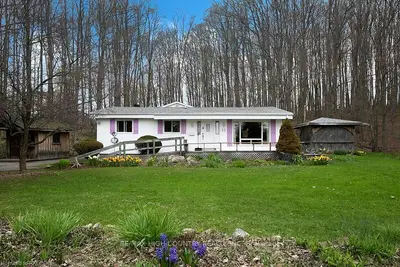 22 Harold Best Parkway Road, Grey Highlands, On N0c 1e0