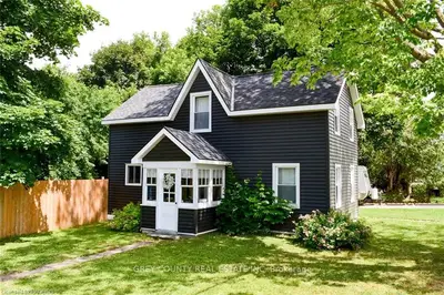 38 Victoria Street, Grey Highlands, On N0c 1h0