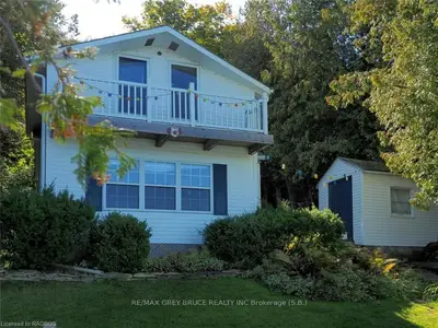72 Golf Course Road, South Bruce Peninsula, On N0h 1a0