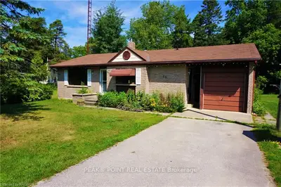 86 Queen Street W, South Bruce Peninsula, On N0h 1p0