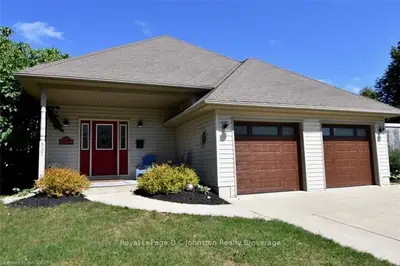 537 Queens Bush Road, Saugeen Shores, On N0h 2c4