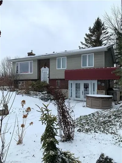 118 Drive In Crescent 6, Georgian Bluffs, On N4k 5n7