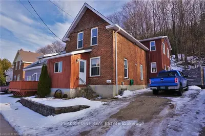 2229 3rd Avenue E, Owen Sound, On N4k 2m5