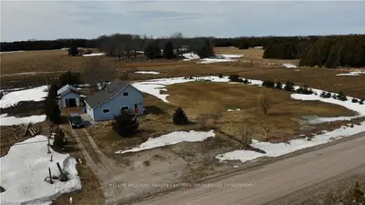 733 The Bury Road, Northern Bruce Peninsula, On N0h 1w0