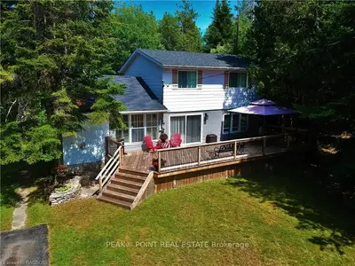 207 Third Avenue N, South Bruce Peninsula, On N0h 2g0
