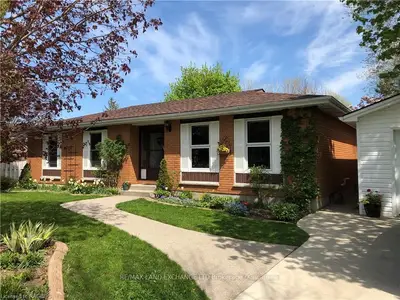 12 Wilson Crescent, Kincardine, On N2z 1h8