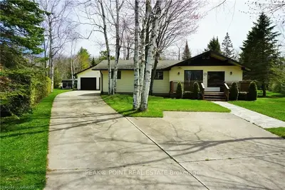 10 Beatrice Place, South Bruce Peninsula, On N0h 2g0