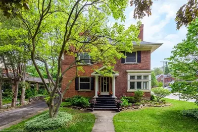 901 5th Avenue, Owen Sound, On N4k 2s1