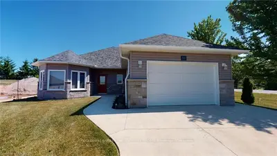 332 Lewis Road, Huron-kinloss, On N2z 0a4