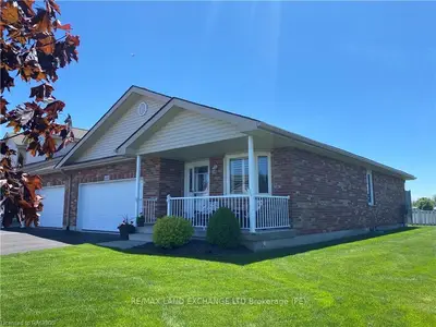 492 Andrew Street, Saugeen Shores, On N0h 2c1