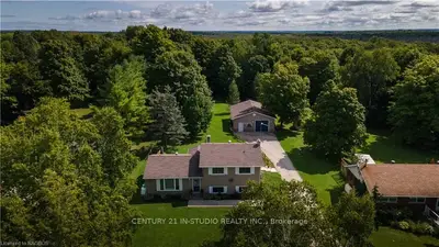 118227 115 Side Road, Georgian Bluffs, On N4k 5n7