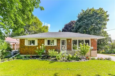 304 Egremont Street N, Wellington North, On N0g 2l2