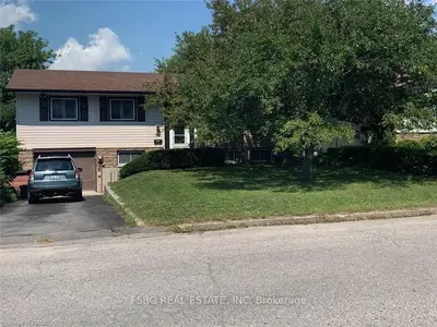 30 Somerset Street, Quinte West, On K8v 5t6