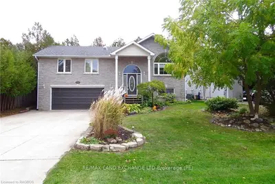 121 Grenville Street N, Saugeen Shores, On N0h 2l0