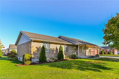 200 Wendy's Lane Lane, Wellington North, On N0g 2l2