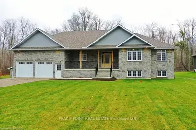 22 Walker Way, South Bruce Peninsula, On N0h 2g0