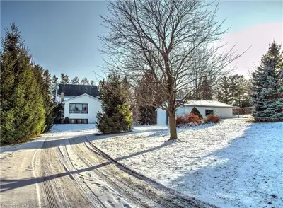 9 Fourth Street, Brockton, On N0g 2v0