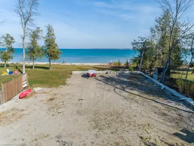 23 SAUGEEN BEACH Road, Saugeen Shores, ON N0H 2C5