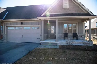 158 Hawthorn Crescent, Georgian Bluffs, ON N0H 1S0