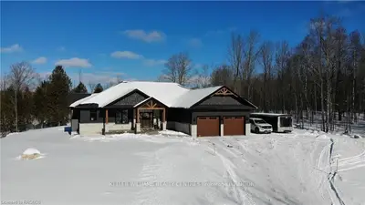 132 SPENCER Avenue, Georgian Bluffs, ON N0H 2K0