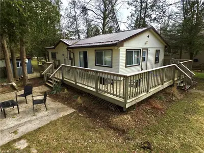 100 HEMLOCK Street, Huron-Kinloss, ON N0G 2R0