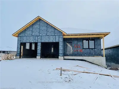 122 IRISHWOOD Lane, Brockton, ON N0G 2V0