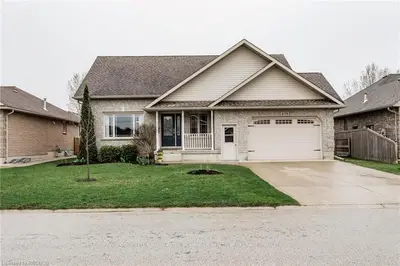 458 BLUEWATER Drive, Saugeen Shores, ON N0H 2C1