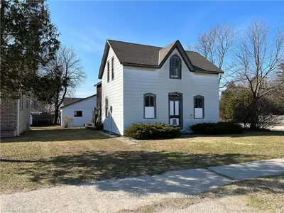 42 HURON Street N, Saugeen Shores, ON N0H 2L0
