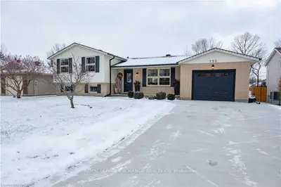 752 PALMATEER Drive, Kincardine, ON N2Z 2R8