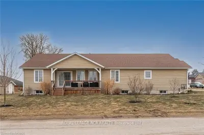 411 KING Street E, Wellington North, ON N0G 2L2