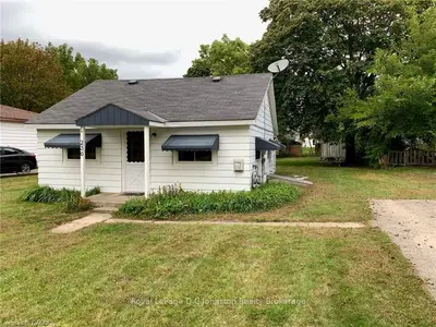 236 LANSDOWNE Street E, Saugeen Shores, ON N0H 2L0