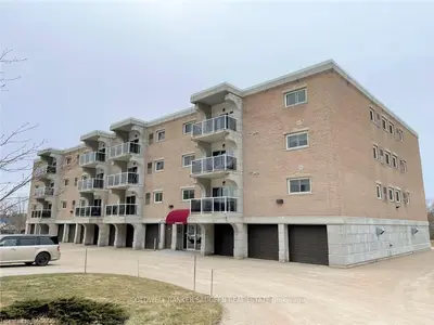125 WILLIAM ST Street N 201, Brockton, ON N0G 2V0
