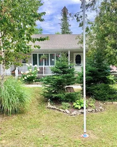 1233 SAUBLE FALLS Road, South Bruce Peninsula, ON N0H 2G0