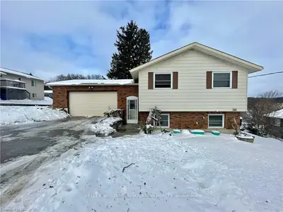 9 CHARLOTTE Street, Brockton, ON N0G 2V0