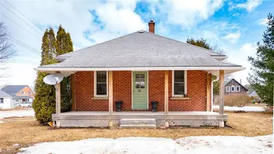 51 MAIN Street, Northern Bruce Peninsula, ON N0H 1W0