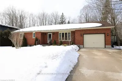34 LAKELAND Drive, South Bruce Peninsula, ON N0H 2G0