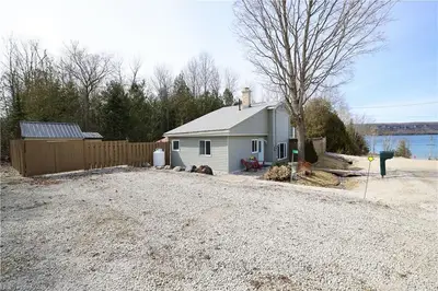 10 BROCK Street, South Bruce Peninsula, ON N0H 2T0