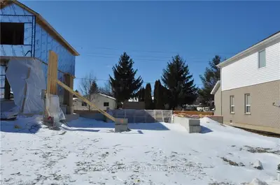 1272 14th Avenue E, Owen Sound, On N4k 0a1