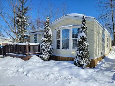 66 LAKESIDE, Wellington North, ON N0G 2L0