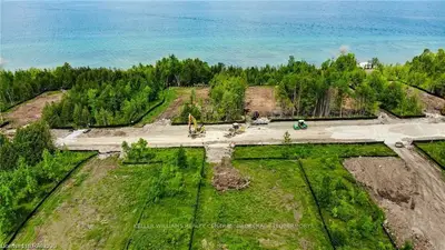 15 WILSON Drive, Georgian Bluffs, ON N0H 2T0